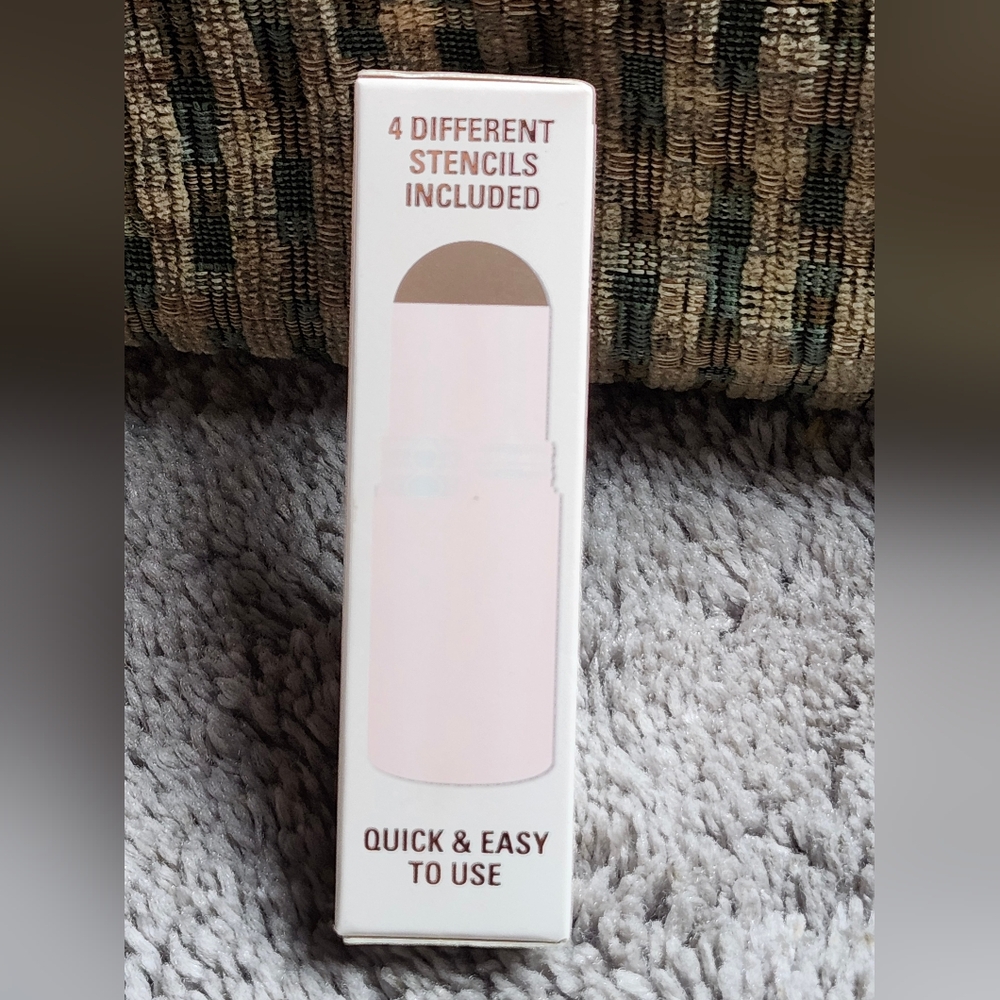 Revolution Brow Powder in Medium Brown - Picture 5 of 10